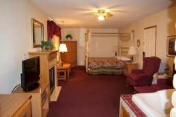 King Suite Jacuzzi with Fireplace