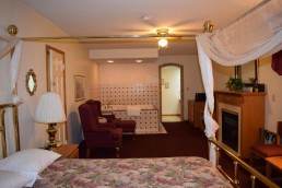 King Suite Jacuzzi with Fireplace