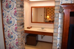 King Whirlpool Tub Sink