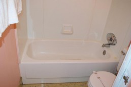 Standard Queen Double Room Tub