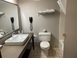 double queen bath