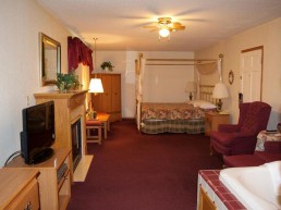 King Suite Jacuzzi with Fireplace