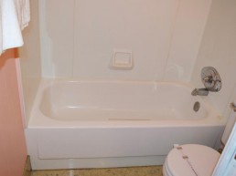 Standard Queen Double Room Tub